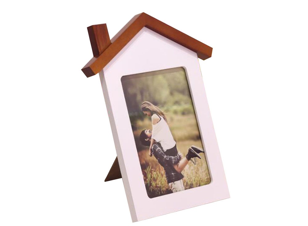 House Shape 7-inch Wooden Photo Frame Lovely Home Decoration