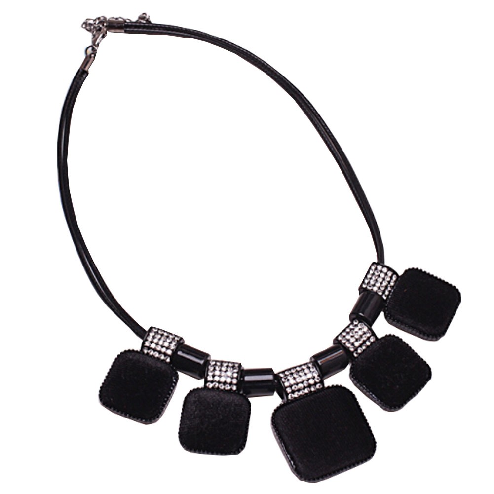 Retro Fashion Choker Necklace Pendant Choker Necklace Black Suede Pendant