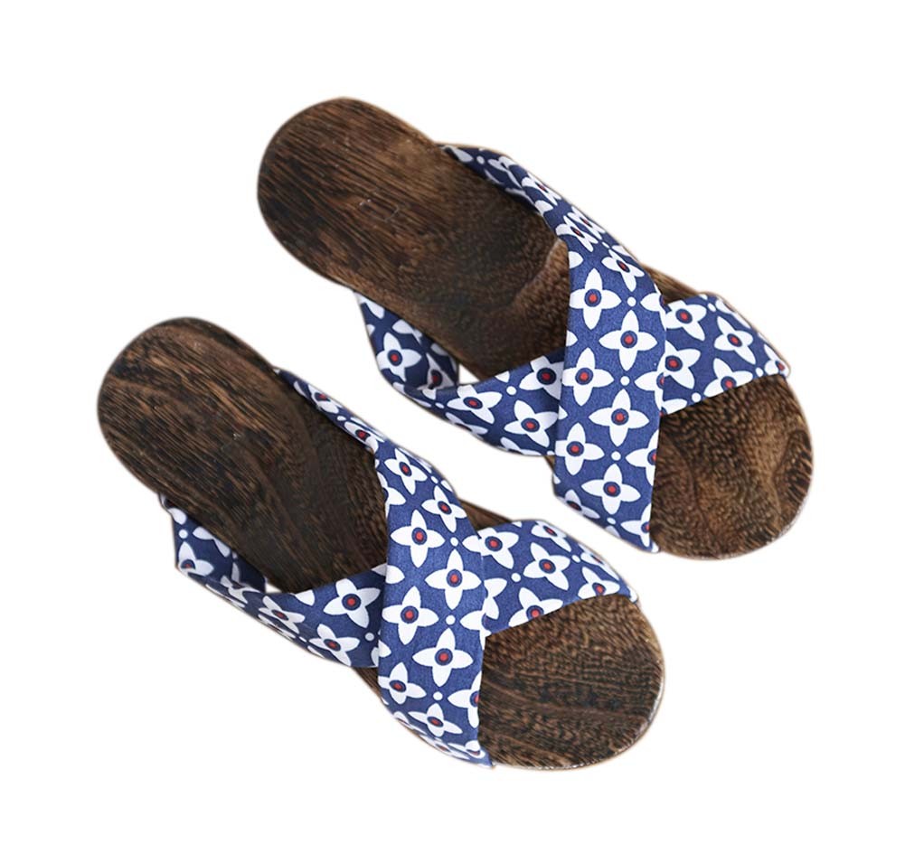 Womens Wooden Clogs Casual style Sandals Breathable Indoor and Outdoor Blue and White Pattern